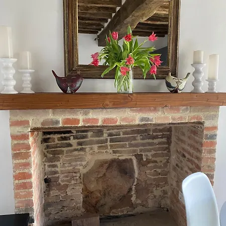 Апартаменты Appartamento Balcone Sulla Vigna - Romantic Getaway In Umbria -Borgo Solfagnano