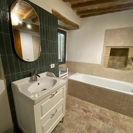 Balcone Sulla Vigna - Romantic Getaway In Umbria -borgo Solfagnano